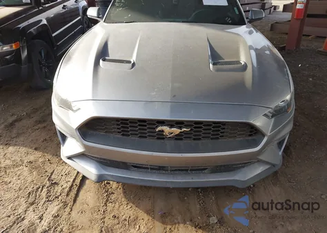 2022 Ford Mustang z USA, uszkodzony, nr VIN 1FATP8UH5N5124613